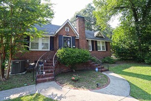 811 Poinsettia St in Columbia, SC - Building Photo
