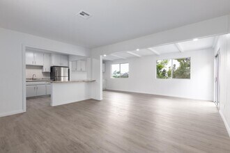 4810 Iroquois Ave in San Diego, CA - Building Photo - Building Photo