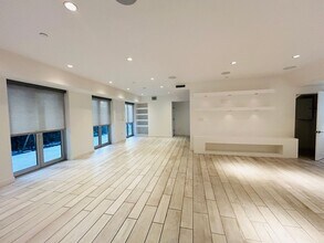 947 4th St in Santa Monica, CA - Foto de edificio - Building Photo