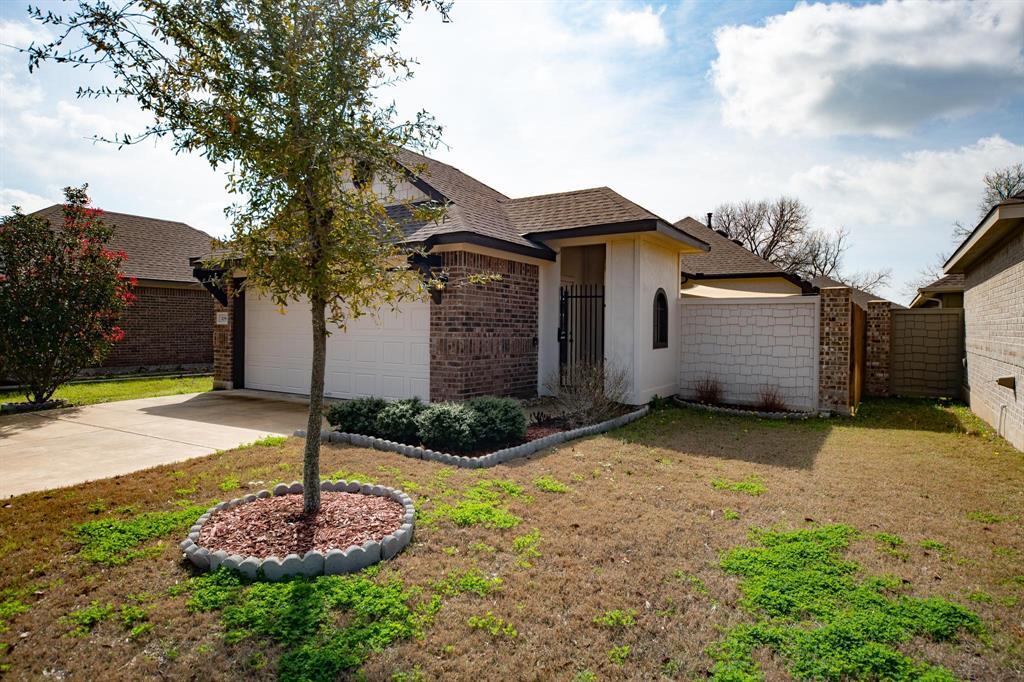 108 Trailstone Dr in Bastrop, TX - Building Photo