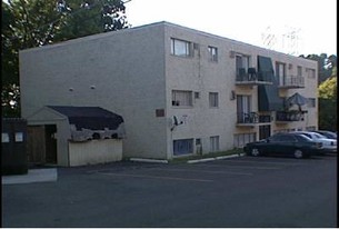 5101-5103 Hawaiian Ter Apartments