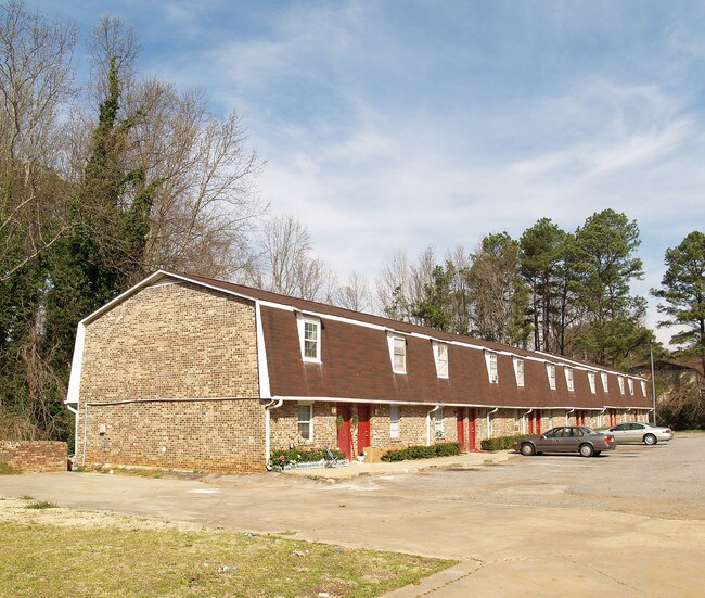 Sutton Village Apartments in Clarkston, GA - Building Photo - Building Photo