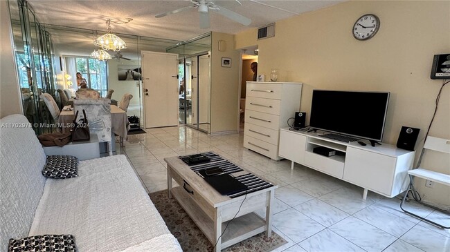 210 172nd St in Sunny Isles Beach, FL - Building Photo - Building Photo