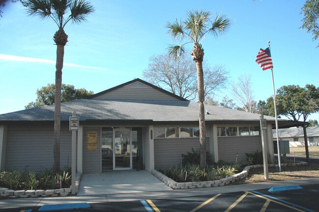 Laurel Hills Villas, a 55+ Community in Orlando, FL - Foto de edificio - Building Photo