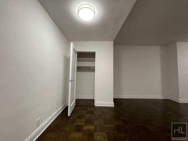 EAST 56 STREET in New York, NY - Building Photo - Building Photo