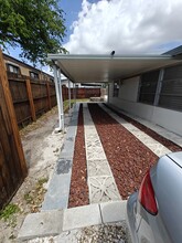 909 51st Ave Dr W in Bradenton, FL - Building Photo - Building Photo