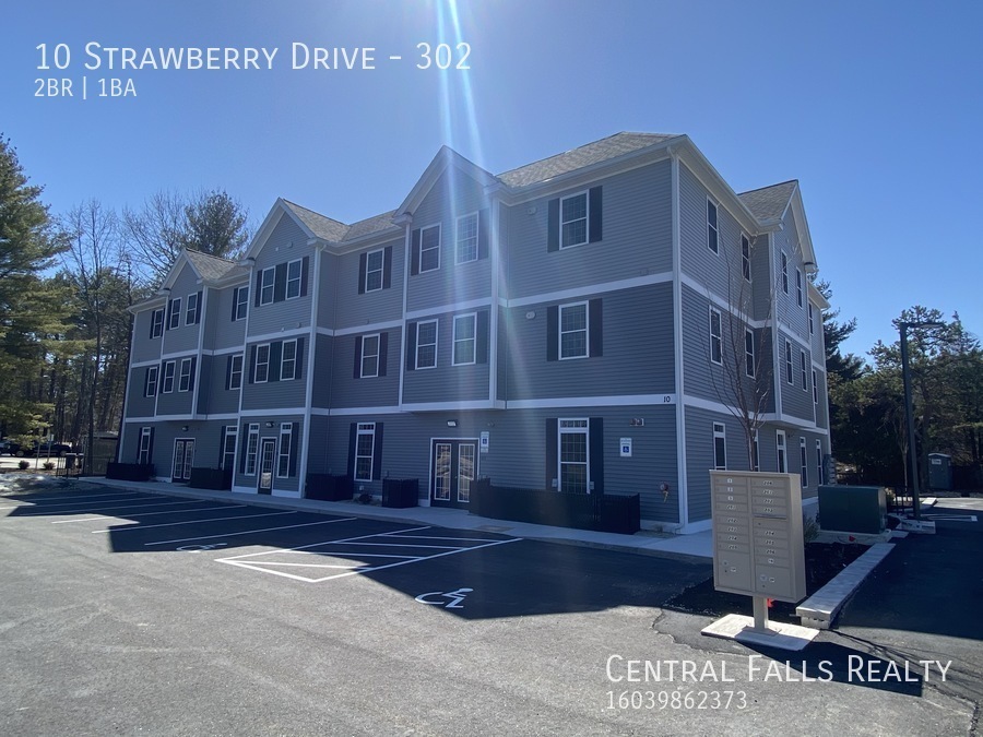 10 Strawberry Dr in Dover, NH - Building Photo