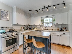 9443 Waterview Rd in Dallas, TX - Building Photo - Building Photo