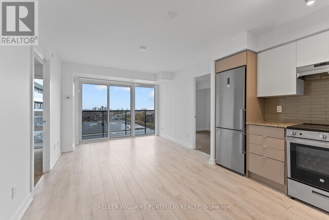 120 Varna Dr in Toronto, ON - Building Photo - Building Photo