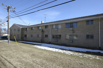 The Executive House in Kenosha, WI - Building Photo - Building Photo