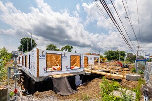 4090 Saint Rose Boul in Laval, QC - Building Photo