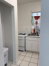 3147 Mary St in Miami, FL - Foto de edificio - Building Photo