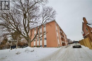 223 Heiman St in Kitchener, ON - Building Photo