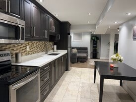 20 Citronella Ln in Brampton, ON - Building Photo