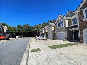 2090 Lakeshore Overlook Dr in Kennesaw, GA - Building Photo - Building Photo