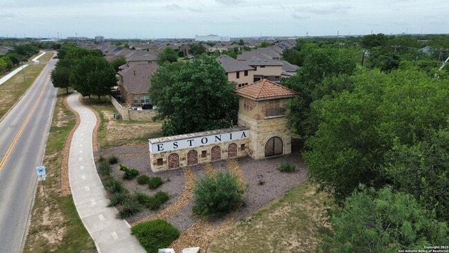 2123 Muuga Manor in San Antonio, TX - Building Photo - Building Photo