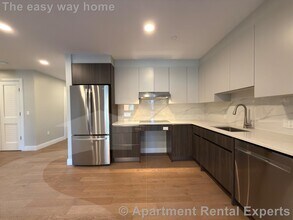 9 Central St in Somerville, MA - Building Photo - Building Photo