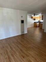 10514 Moorpark St in Toluca Lake, CA - Building Photo