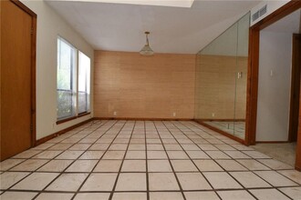 5311 Doe Valley Ln in Austin, TX - Building Photo - Building Photo