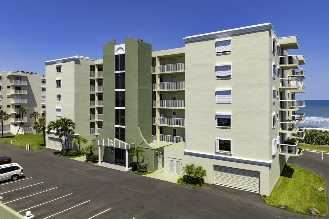 East Horizon Condominiums in Satellite Beach, FL - Building Photo