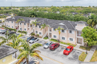 Caribbean Isles Villas in Homestead, FL - Building Photo - Building Photo