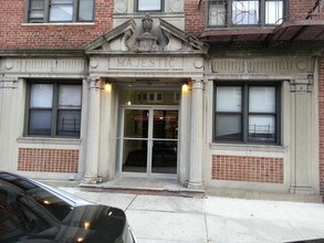The Majestic in Bronx, NY - Foto de edificio - Building Photo