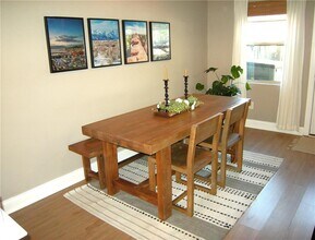 125 N River Dr in Sandy Springs, GA - Building Photo - Building Photo