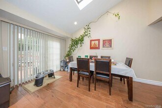 413 Clearmeadow Dr in East Meadow, NY - Building Photo - Building Photo