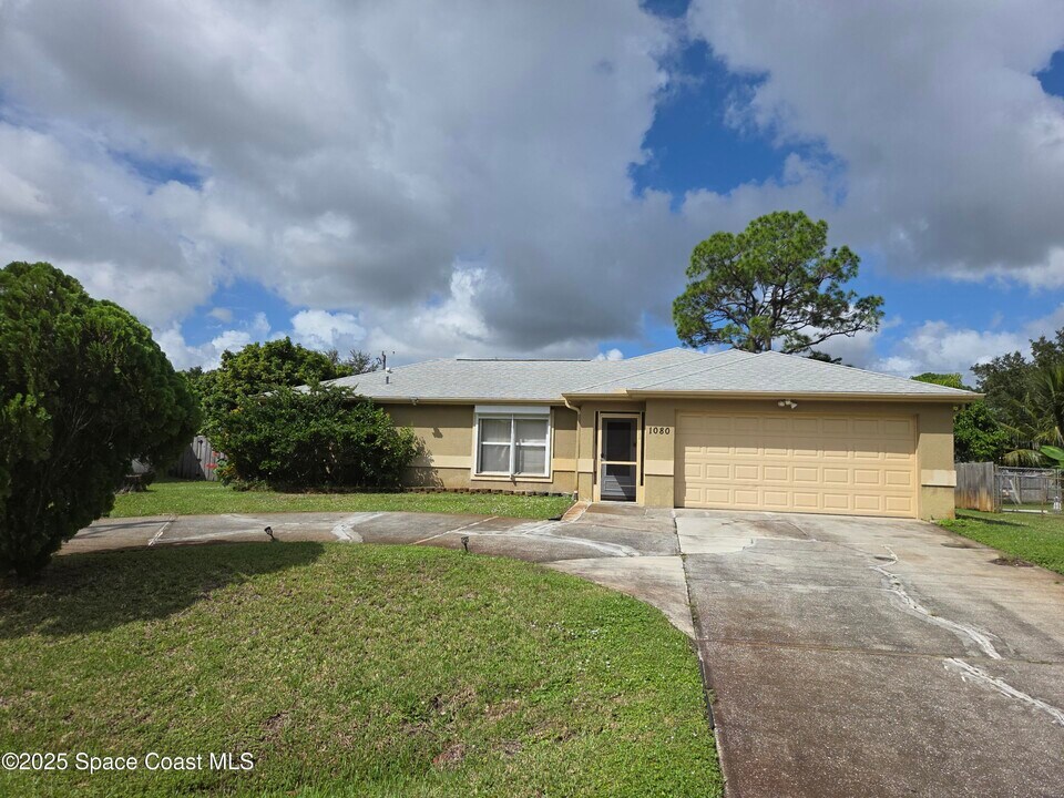 1080 Jupiter Blvd NW in Palm Bay, FL - Building Photo