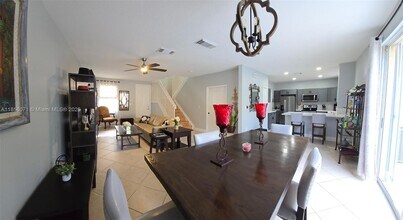 953 NW 135th Ave in Pembroke Pines, FL - Building Photo - Building Photo