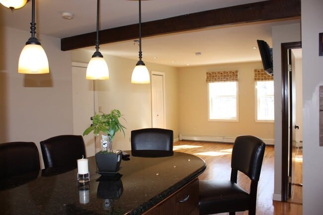 16 Clarmore Dr, Unit 2B in Norwalk, CT - Building Photo - Building Photo