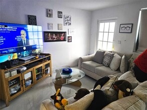 8780 SW 36th St in Miami, FL - Building Photo - Building Photo