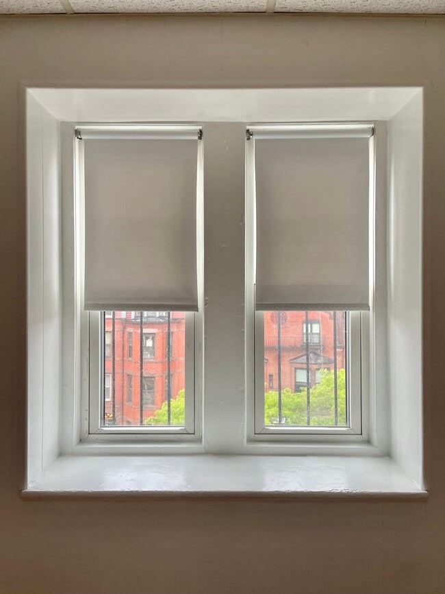 264 Newbury St, Unit 1 in Boston, MA - Building Photo - Building Photo