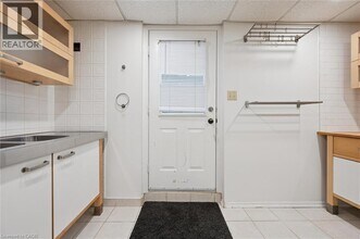 286 Auburn Dr in Waterloo, ON - Building Photo - Building Photo