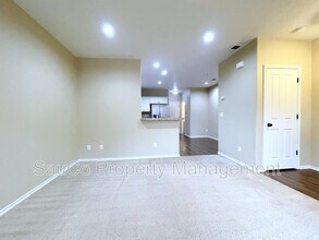 15908 NW Central Dr in Portland, OR - Building Photo - Building Photo