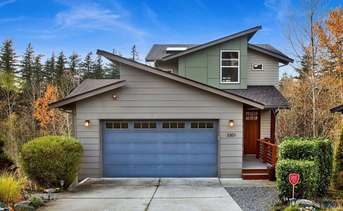 3301 Sydney Ct in Bellingham, WA - Building Photo