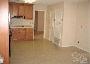 2775 Venetian Way in Gulf Breeze, FL - Building Photo - Building Photo