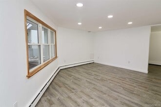 128 Catherine St in Beacon, NY - Building Photo - Building Photo