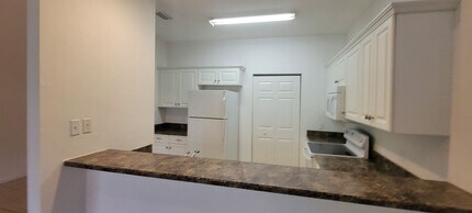 1561 NW 29 Rd in Gainesville, FL - Building Photo - Building Photo