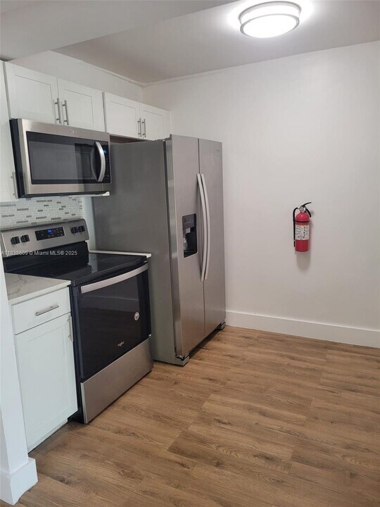 5967 NW 27th Pl in Sunrise, FL - Building Photo