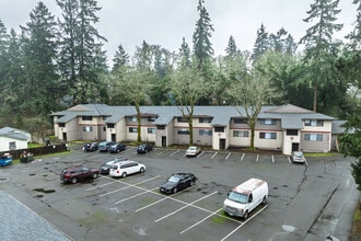 American Lake Townhomes in Lakewood, WA - Foto de edificio - Building Photo