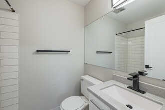 Center Street Place in Royal Oak, MI - Foto de edificio - Interior Photo