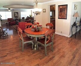 460 S US Highway 17 in East Palatka, FL - Foto de edificio - Building Photo