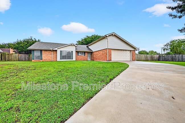 property at 2110 Oak Creek Cir