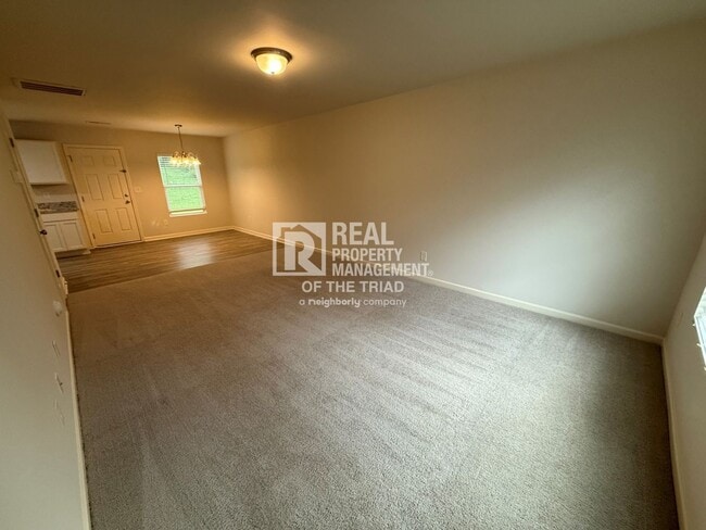 3918 Vershire Ave in Greensboro, NC - Building Photo - Building Photo