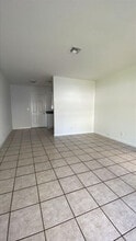 140 NW 40th St in Oakland Park, FL - Building Photo - Building Photo