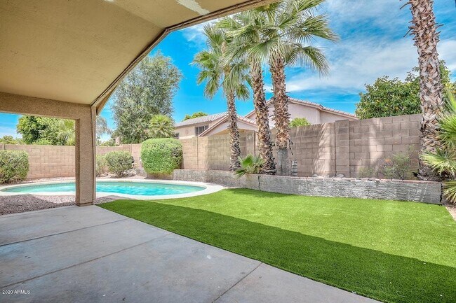 7472 W Potter Dr in Glendale, AZ - Building Photo - Building Photo