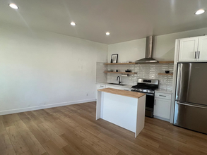 3123 Silver Lake Blvd, Unit B in Los Angeles, CA - Building Photo - Building Photo