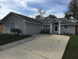 2454 Ambrosia Dr in Middleburg, FL - Building Photo