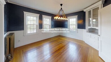 104 Emerald St, Unit 1 in Medford, MA - Building Photo - Building Photo